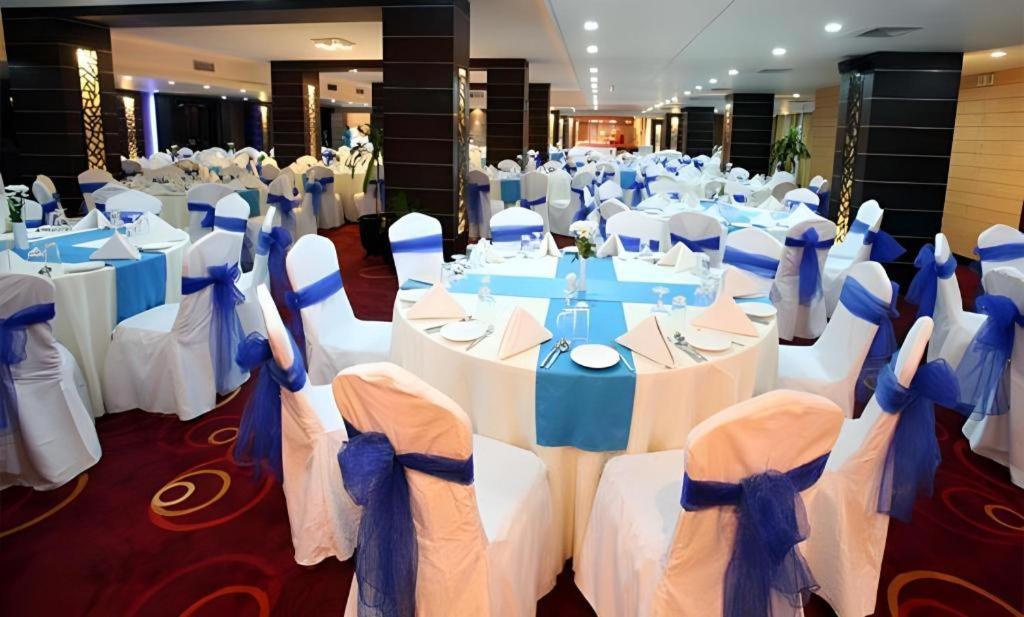 Dhaka Regency Hotel & Resort Buitenkant foto